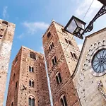 2 Bedroom Cozy Apartment In Genova