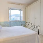 2 Bedroom Cozy Apartment In Genova