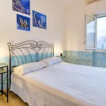 2 Bedroom Cozy Apartment In Genova