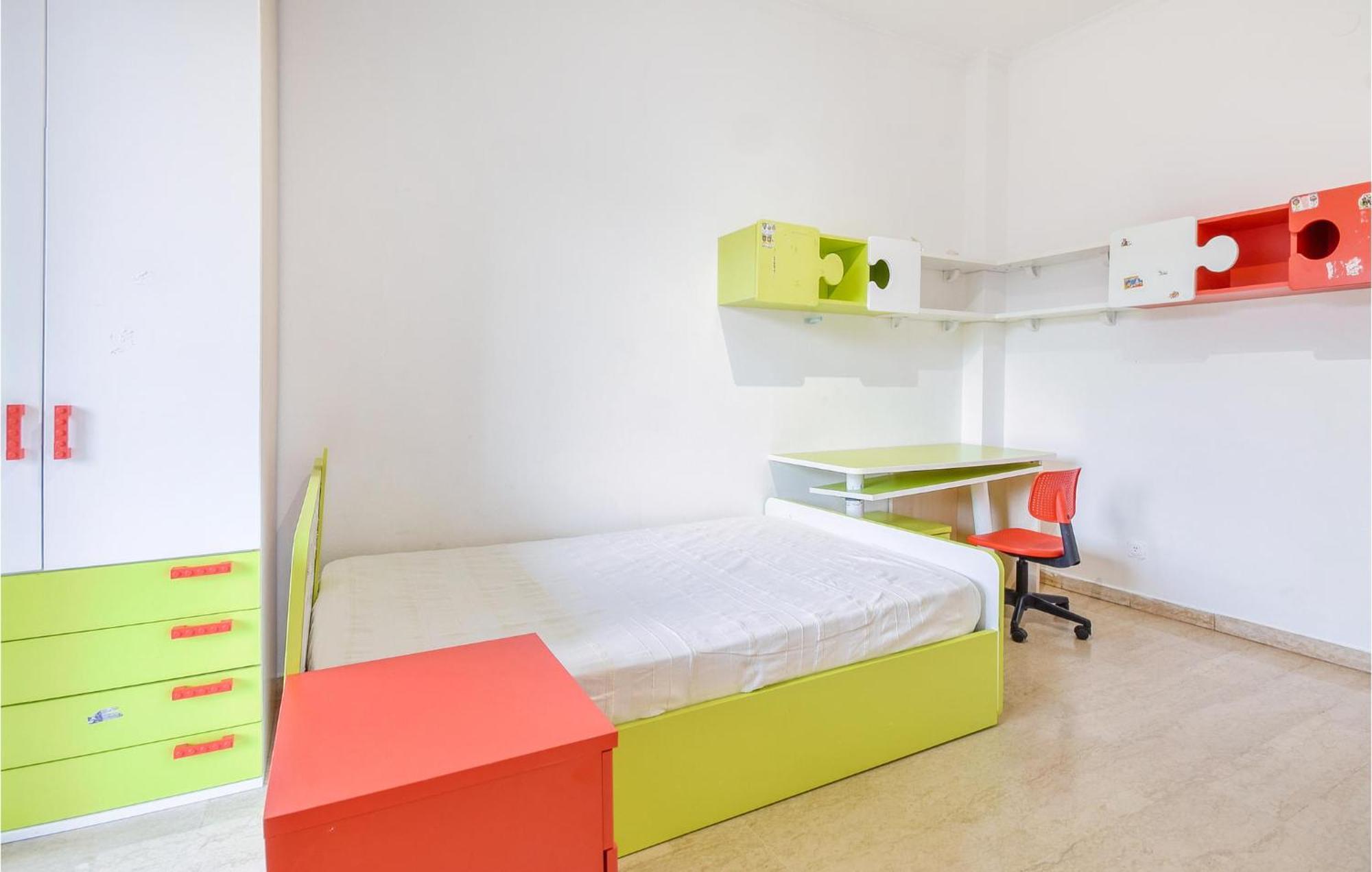 2 Bedroom Cozy In * Genova